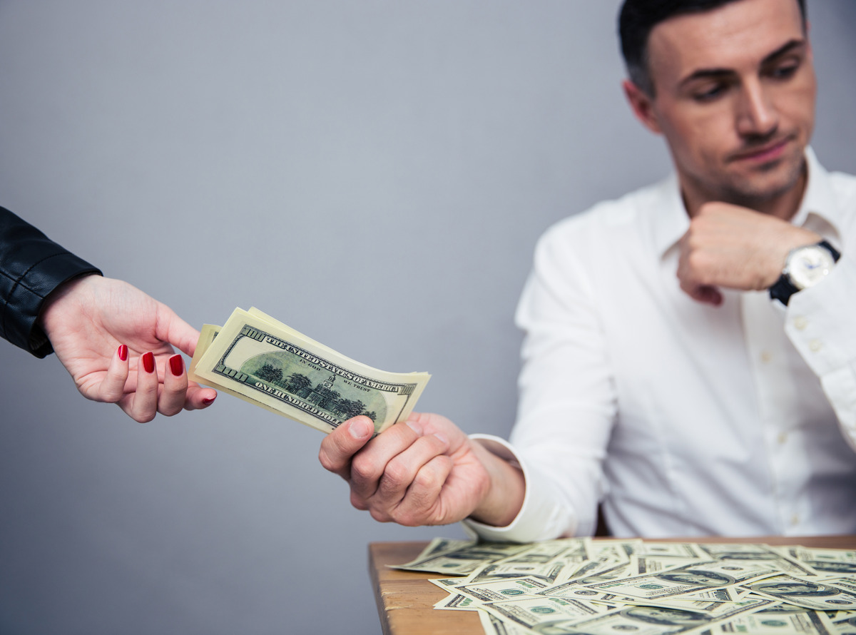 How Bankruptcy Can Stop a Garnishment